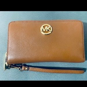 Micheal kors MK wristlet/wallet tan wallet